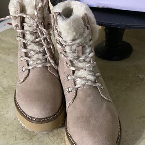 NWT from Steve Madden, Madden Girls MKimber hiking boots in color blush